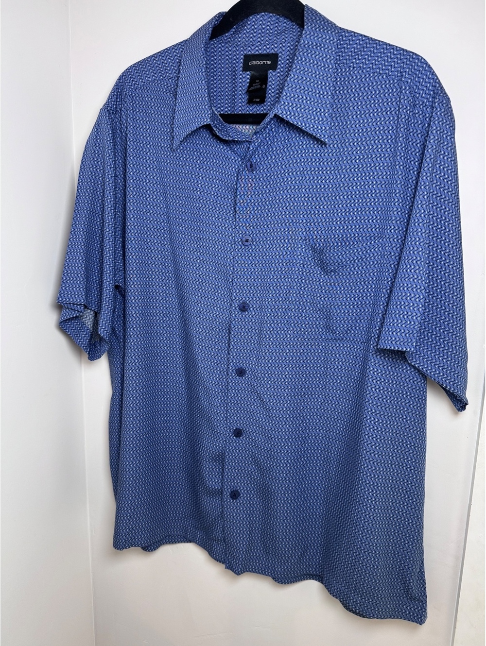 Claiborne Men's Blue and Black Business Casual Button-Up Shirt XL